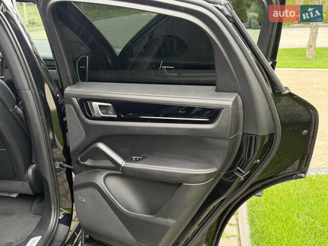 Чорний Порше Cayenne Coupe, об'ємом двигуна 3 л та пробігом 60 тис. км за 84800 $, фото 81 на Automoto.ua