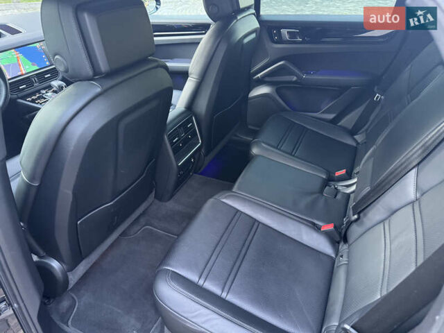 Черный Порше Cayenne Coupe, объемом двигателя 3 л и пробегом 49 тыс. км за 89700 $, фото 18 на Automoto.ua