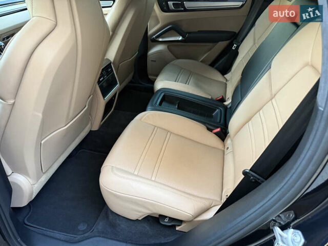 Черный Порше Cayenne Coupe, объемом двигателя 4 л и пробегом 64 тыс. км за 139000 $, фото 15 на Automoto.ua