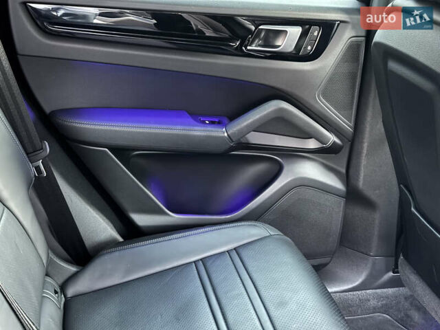 Черный Порше Cayenne Coupe, объемом двигателя 3 л и пробегом 49 тыс. км за 89700 $, фото 22 на Automoto.ua