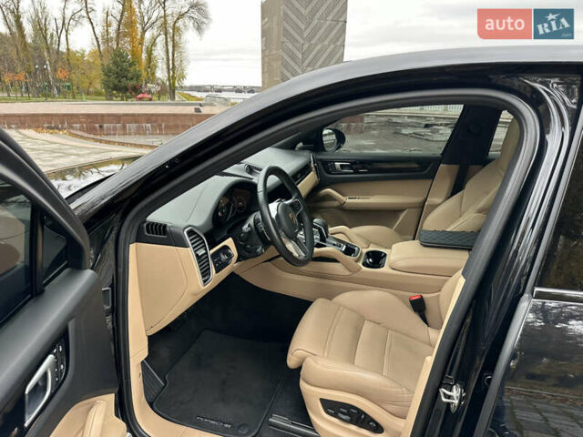 Чорний Порше Cayenne Coupe, об'ємом двигуна 3 л та пробігом 34 тис. км за 110000 $, фото 31 на Automoto.ua