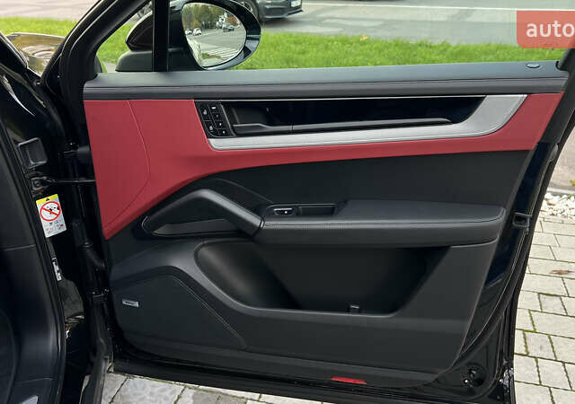 Порше Cayenne Coupe 2023 в Львове на Automoto.ua Черный Порше Cayenne Coupe, объемом двигателя 3 л и пробегом 6 тыс. км за 137000 $, фото 74 на Automoto.ua