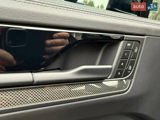 Черный Порше Cayenne Coupe, объемом двигателя 4 л и пробегом 23 тыс. км за 249900 $, фото 68 на Automoto.ua