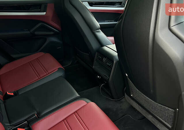 Порше Cayenne Coupe 2023 в Львове на Automoto.ua Черный Порше Cayenne Coupe, объемом двигателя 3 л и пробегом 6 тыс. км за 137000 $, фото 67 на Automoto.ua