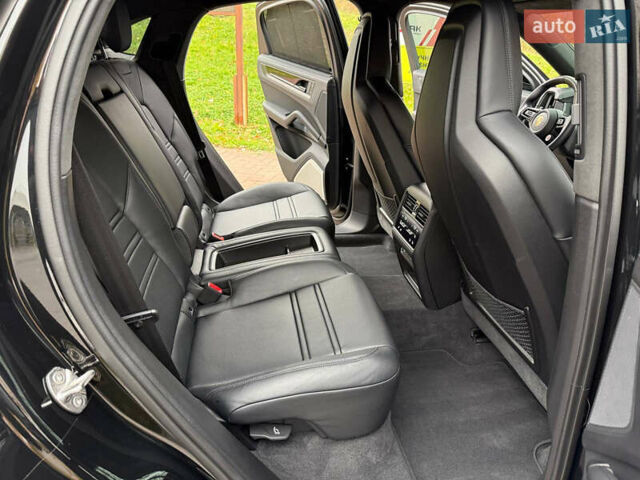Черный Порше Cayenne Coupe, объемом двигателя 4 л и пробегом 23 тыс. км за 249900 $, фото 85 на Automoto.ua