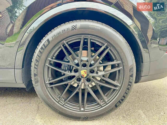 Порше Cayenne Coupe 2023 в Киеве на Automoto.ua Черный Порше Cayenne Coupe, объемом двигателя 3 л и пробегом 44 тыс. км за 125000 $, фото 27 на Automoto.ua