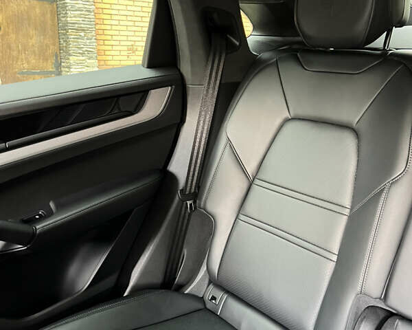 Порше Cayenne Coupe 2023 в Киеве на Automoto.ua Черный Порше Cayenne Coupe, объемом двигателя 3 л и пробегом 44 тыс. км за 125000 $, фото 59 на Automoto.ua