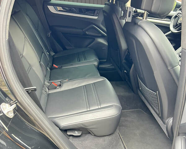 Порше Cayenne Coupe 2023 в Киеве на Automoto.ua Черный Порше Cayenne Coupe, объемом двигателя 3 л и пробегом 44 тыс. км за 125000 $, фото 38 на Automoto.ua