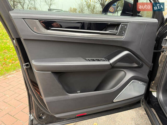 Черный Порше Cayenne Coupe, объемом двигателя 4 л и пробегом 23 тыс. км за 249900 $, фото 71 на Automoto.ua