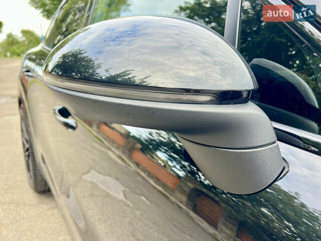 Порше Cayenne Coupe 2023 в Киеве на Automoto.ua Черный Порше Cayenne Coupe, объемом двигателя 3 л и пробегом 44 тыс. км за 125000 $, фото 24 на Automoto.ua