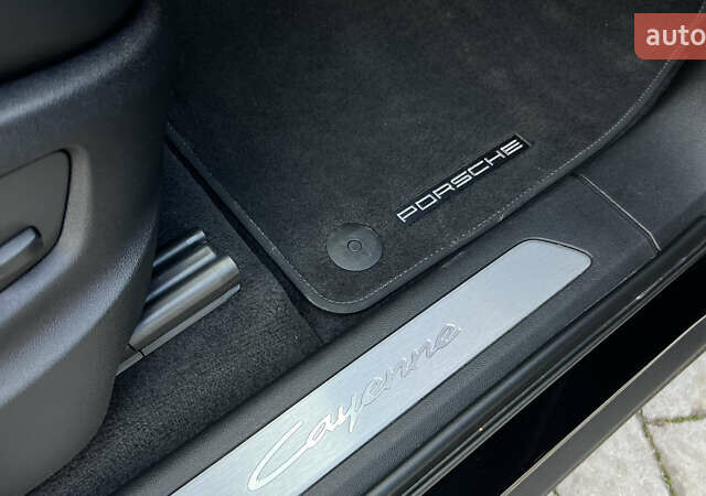 Порше Cayenne Coupe 2023 в Львове на Automoto.ua Черный Порше Cayenne Coupe, объемом двигателя 3 л и пробегом 6 тыс. км за 137000 $, фото 75 на Automoto.ua