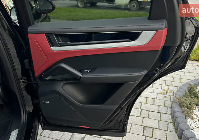 Порше Cayenne Coupe 2023 в Львове на Automoto.ua Черный Порше Cayenne Coupe, объемом двигателя 3 л и пробегом 6 тыс. км за 137000 $, фото 68 на Automoto.ua