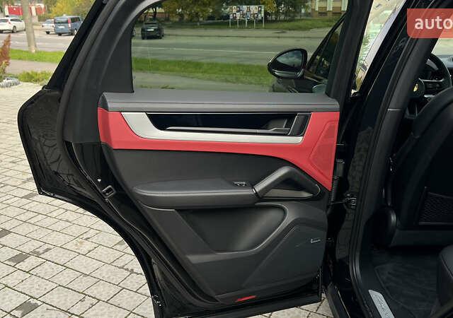 Порше Cayenne Coupe 2023 в Львове на Automoto.ua Черный Порше Cayenne Coupe, объемом двигателя 3 л и пробегом 6 тыс. км за 137000 $, фото 51 на Automoto.ua