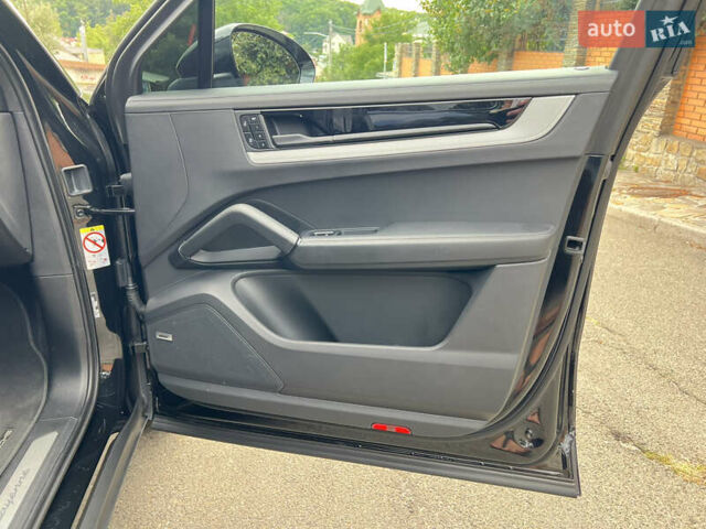 Чорний Порше Cayenne Coupe, об'ємом двигуна 3 л та пробігом 44 тис. км за 119000 $, фото 12 на Automoto.ua