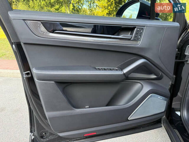 Черный Порше Cayenne Coupe, объемом двигателя 4 л и пробегом 20 тыс. км за 279900 $, фото 59 на Automoto.ua