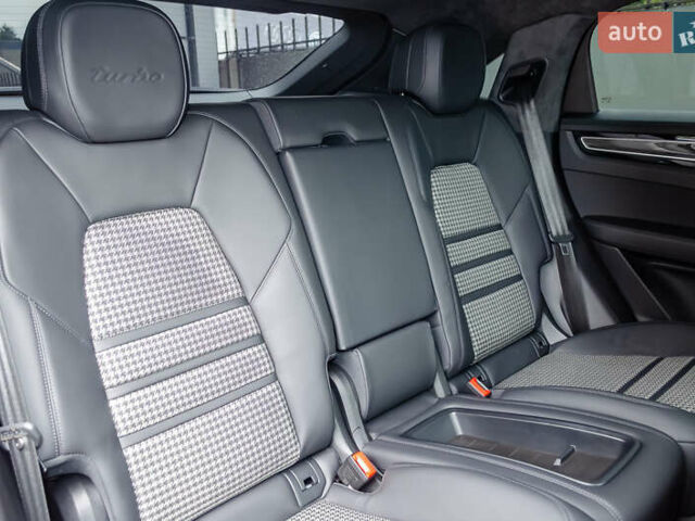 Черный Порше Cayenne Coupe, объемом двигателя 4 л и пробегом 12 тыс. км за 135000 $, фото 37 на Automoto.ua
