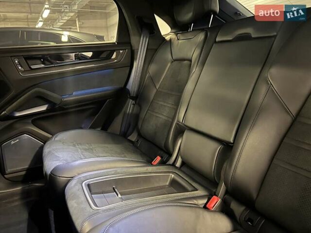 Черный Порше Cayenne Coupe, объемом двигателя 4 л и пробегом 2 тыс. км за 312417 $, фото 55 на Automoto.ua