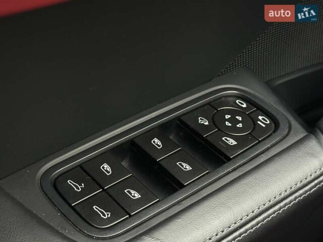 Черный Порше Cayenne Coupe, объемом двигателя 4 л и пробегом 45 тыс. км за 172000 $, фото 37 на Automoto.ua