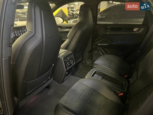 Черный Порше Cayenne Coupe, объемом двигателя 4 л и пробегом 2 тыс. км за 312417 $, фото 54 на Automoto.ua