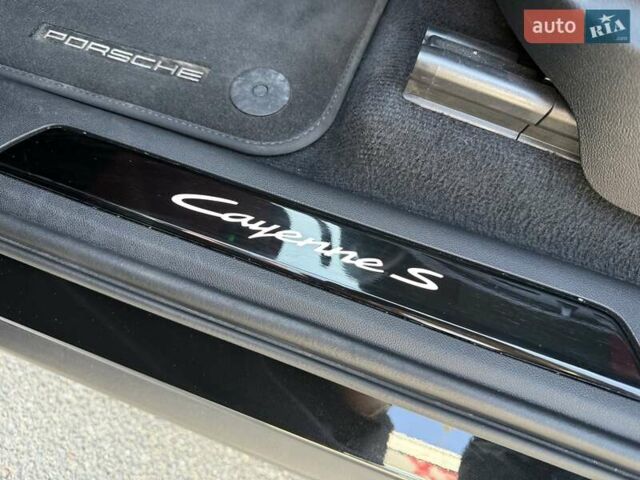 Черный Порше Cayenne Coupe, объемом двигателя 4 л и пробегом 40 тыс. км за 177000 $, фото 17 на Automoto.ua