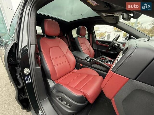 Черный Порше Cayenne Coupe, объемом двигателя 4 л и пробегом 45 тыс. км за 172000 $, фото 17 на Automoto.ua