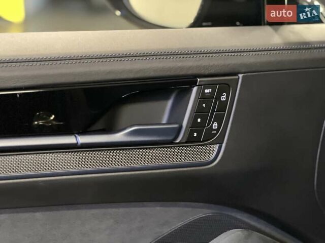 Черный Порше Cayenne Coupe, объемом двигателя 4 л и пробегом 2 тыс. км за 312417 $, фото 40 на Automoto.ua