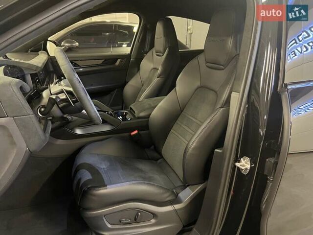 Черный Порше Cayenne Coupe, объемом двигателя 4 л и пробегом 2 тыс. км за 312417 $, фото 32 на Automoto.ua