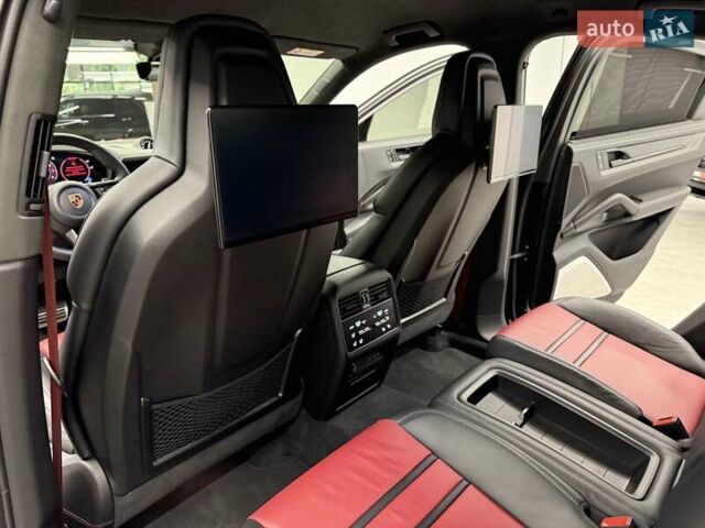 Черный Порше Cayenne Coupe, объемом двигателя 4 л и пробегом 25 тыс. км за 302700 $, фото 38 на Automoto.ua