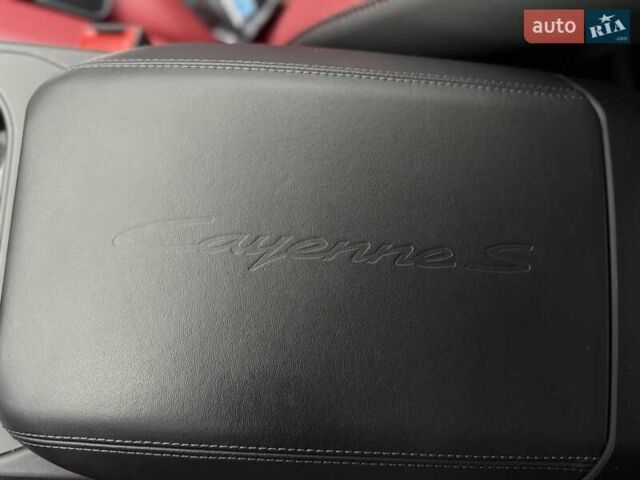 Черный Порше Cayenne Coupe, объемом двигателя 4 л и пробегом 45 тыс. км за 172000 $, фото 39 на Automoto.ua