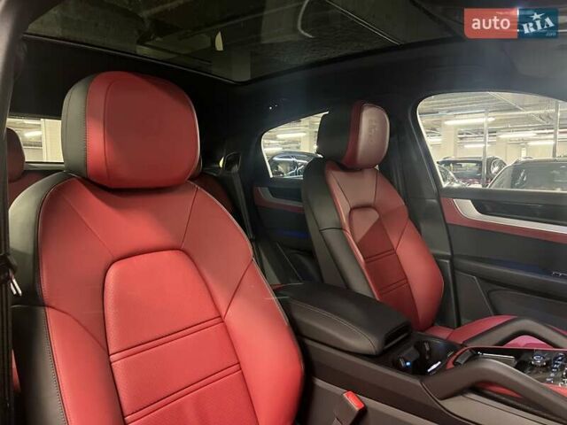 Черный Порше Cayenne Coupe, объемом двигателя 3 л и пробегом 10 тыс. км за 138625 $, фото 46 на Automoto.ua