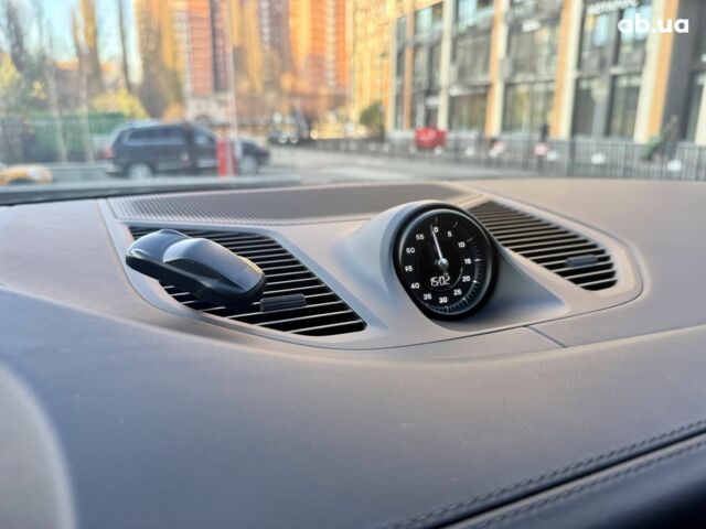 Чорний Порше Cayenne Coupe, об'ємом двигуна 4 л та пробігом 5 тис. км за 210000 $, фото 17 на Automoto.ua