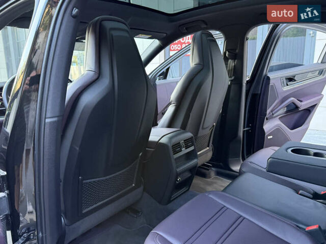 Черный Порше Cayenne Coupe, объемом двигателя 3.98 л и пробегом 19 тыс. км за 175000 $, фото 55 на Automoto.ua