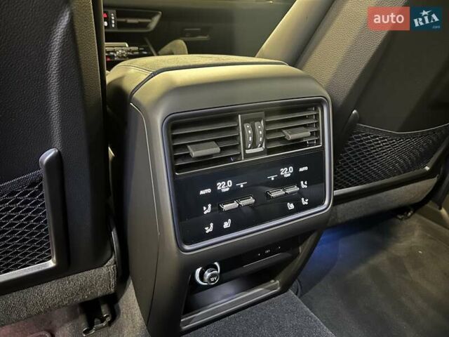 Черный Порше Cayenne Coupe, объемом двигателя 4 л и пробегом 2 тыс. км за 312417 $, фото 56 на Automoto.ua