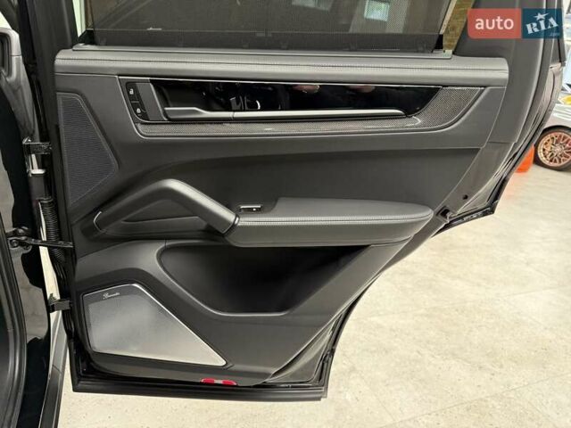 Черный Порше Cayenne Coupe, объемом двигателя 4 л и пробегом 25 тыс. км за 302700 $, фото 43 на Automoto.ua