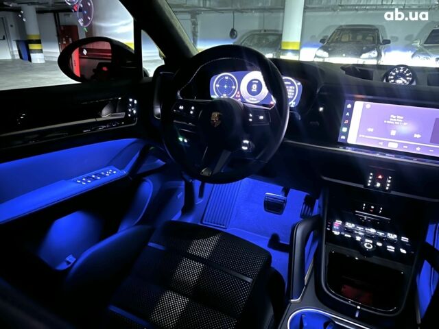 Чорний Порше Cayenne Coupe, об'ємом двигуна 4 л та пробігом 5 тис. км за 210000 $, фото 9 на Automoto.ua