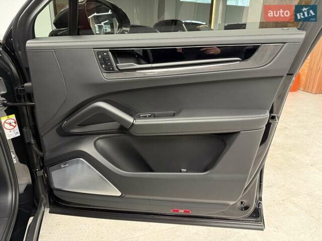 Черный Порше Cayenne Coupe, объемом двигателя 4 л и пробегом 25 тыс. км за 302700 $, фото 51 на Automoto.ua