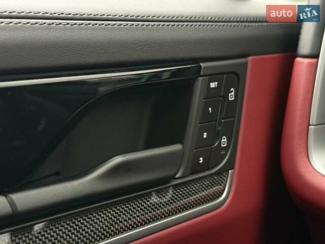 Черный Порше Cayenne Coupe, объемом двигателя 4 л и пробегом 45 тыс. км за 172000 $, фото 34 на Automoto.ua