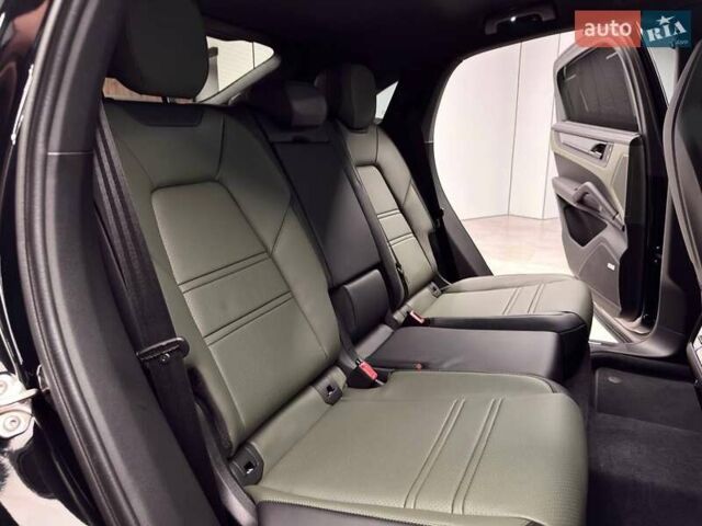 Черный Порше Cayenne Coupe, объемом двигателя 3 л и пробегом 1 тыс. км за 166500 $, фото 65 на Automoto.ua