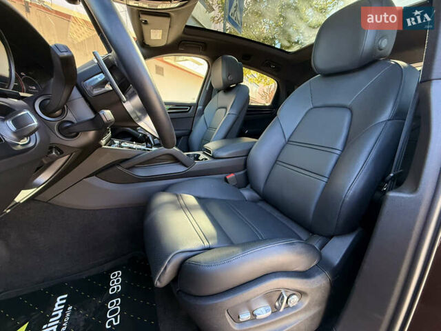 Коричневый Порше Cayenne Coupe, объемом двигателя 3 л и пробегом 3 тыс. км за 86000 $, фото 12 на Automoto.ua