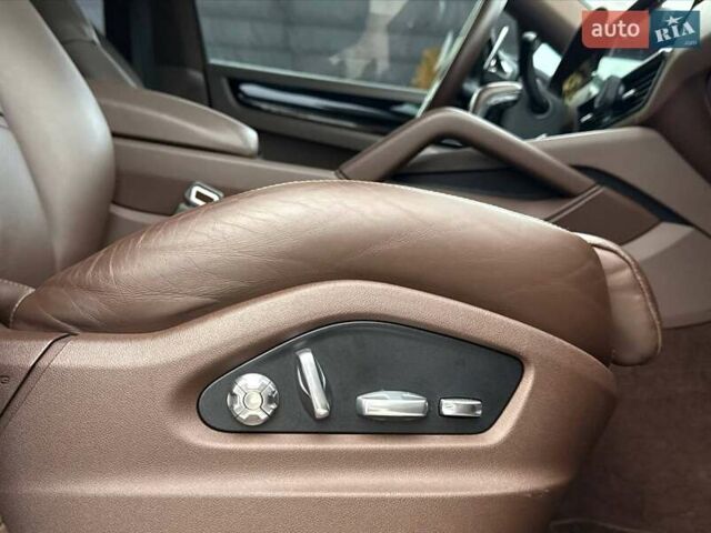 Коричневый Порше Cayenne Coupe, объемом двигателя 3 л и пробегом 76 тыс. км за 77000 $, фото 28 на Automoto.ua