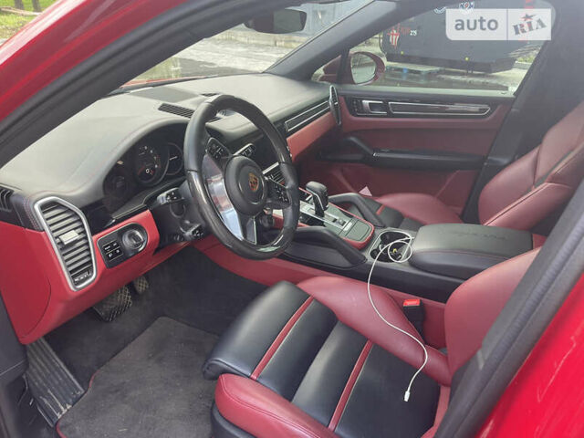 Красный Порше Cayenne Coupe, объемом двигателя 0 л и пробегом 25 тыс. км за 112000 $, фото 15 на Automoto.ua