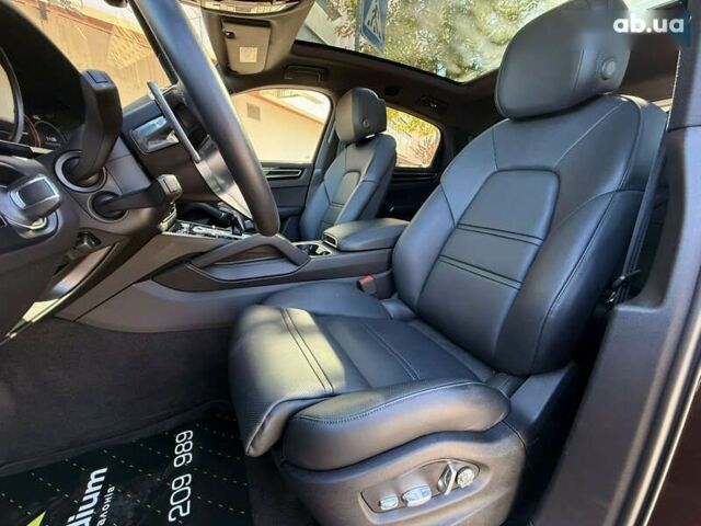 Порше Cayenne Coupe, об'ємом двигуна 3 л та пробігом 3 тис. км за 86000 $, фото 12 на Automoto.ua