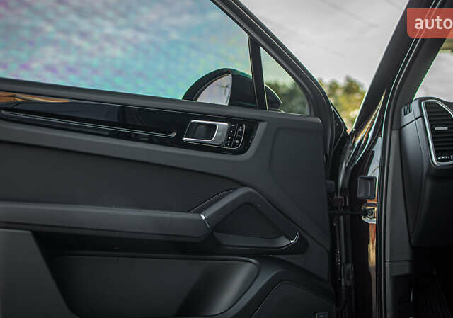 Порше Cayenne Coupe, объемом двигателя 3 л и пробегом 73 тыс. км за 69900 $, фото 24 на Automoto.ua