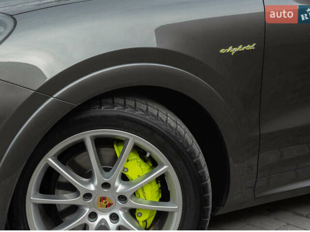 Порше Cayenne Coupe, объемом двигателя 0 л и пробегом 65 тыс. км за 87000 $, фото 2 на Automoto.ua
