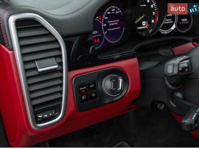 Порше Cayenne Coupe, объемом двигателя 0 л и пробегом 65 тыс. км за 87000 $, фото 23 на Automoto.ua