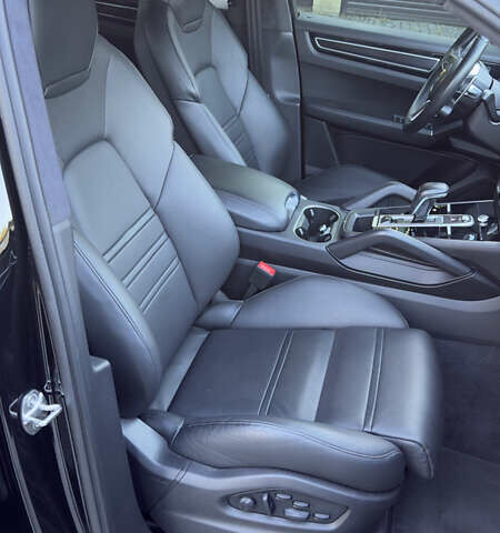 Порше Cayenne Coupe, объемом двигателя 4 л и пробегом 25 тыс. км за 105000 $, фото 21 на Automoto.ua