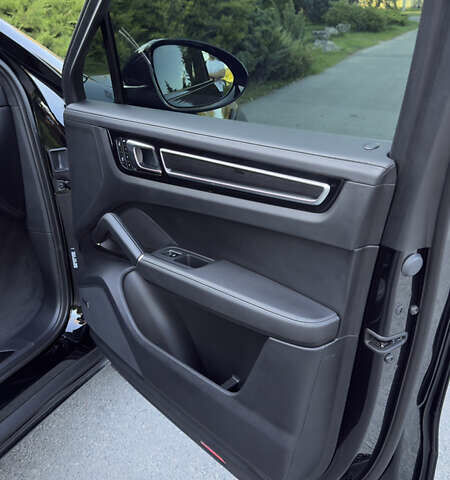 Порше Cayenne Coupe, объемом двигателя 4 л и пробегом 25 тыс. км за 108000 $, фото 19 на Automoto.ua