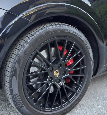 Порше Cayenne Coupe, объемом двигателя 4 л и пробегом 25 тыс. км за 108000 $, фото 12 на Automoto.ua