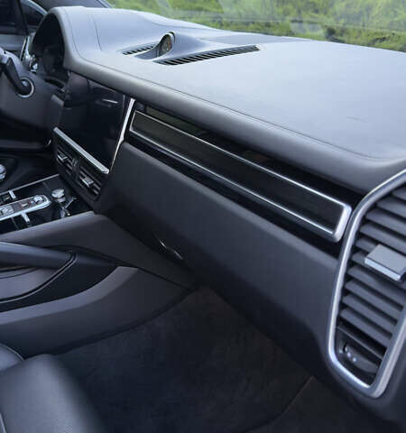 Порше Cayenne Coupe, объемом двигателя 4 л и пробегом 25 тыс. км за 105000 $, фото 22 на Automoto.ua