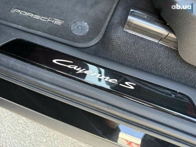 Порше Cayenne Coupe, объемом двигателя 4 л и пробегом 40 тыс. км за 172000 $, фото 17 на Automoto.ua